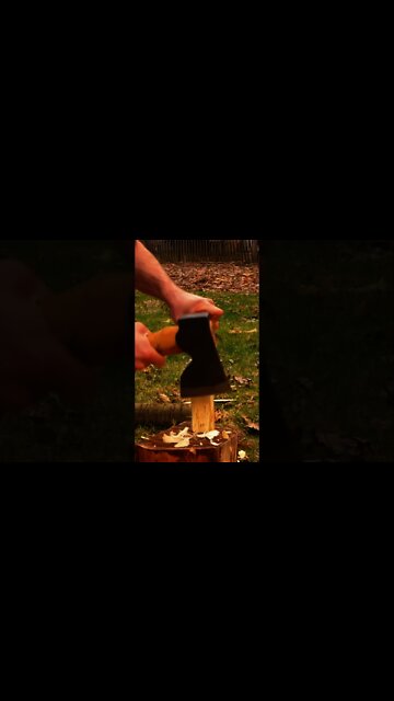 Carving a Wooden Spoon with my Husqvarna Carpentry Axe. Bushcraft / Survival skill. #shorts