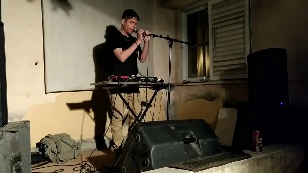 רייסקינדר - היא חוזרת לויטנאם / אווירה של ג'י.פי.אס