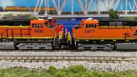 Review BLI Paragon 3 ES44ACs #2833 #2851 #6438