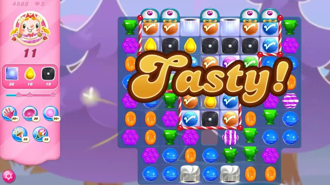 Candy Crush Level 4583 Talkthrough, 17 Moves 0 Boosters