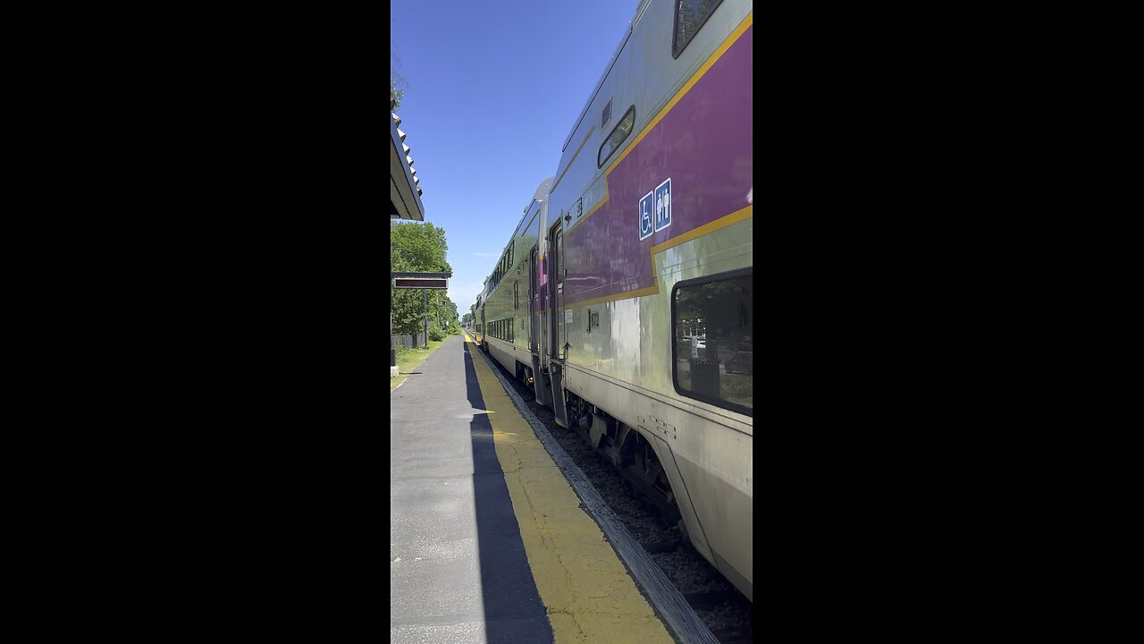 REALLY CLOSE to train in Boston🚆