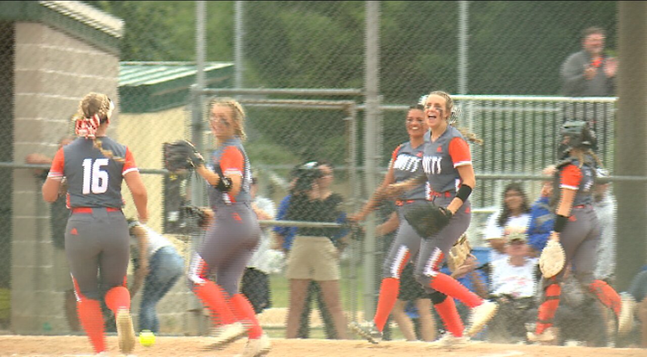 Kaukauna upsets Preble to qualify for state softball tournament