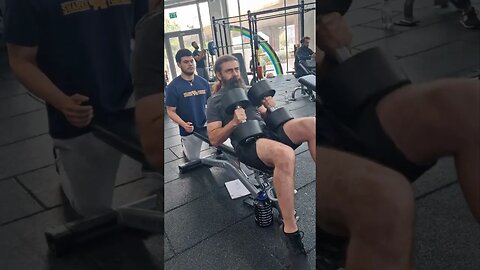 UM VELHO MAGRELO CONSEGUE LEVANTAR 40 KILOS NÃO É LIBRAS!?