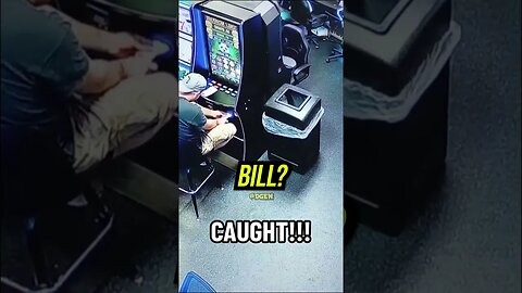 "HACKER" STEALS MONEY FROM THE SLOT MACHINE 🤯