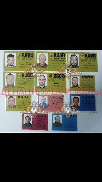 Quando un nazista o un nazicomunista europeo o straniero si sveglian la mattina fanno questo.il saluto romano in contemporanea al pugno chiuso gridando Sieg Heil e poi leggono insieme il Mein Kampf essendo la stessa cosa