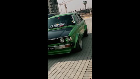 Low and Slow modified toyota corolla ke70