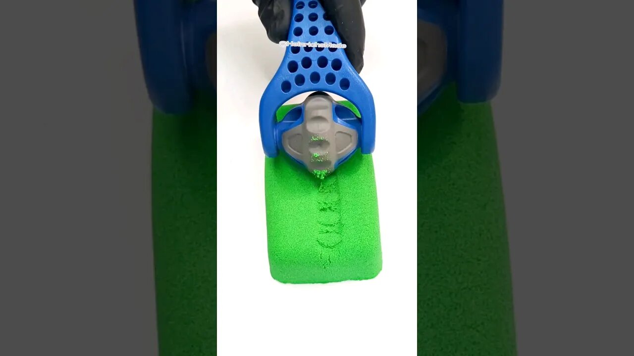 Amazing Kinetic Sand