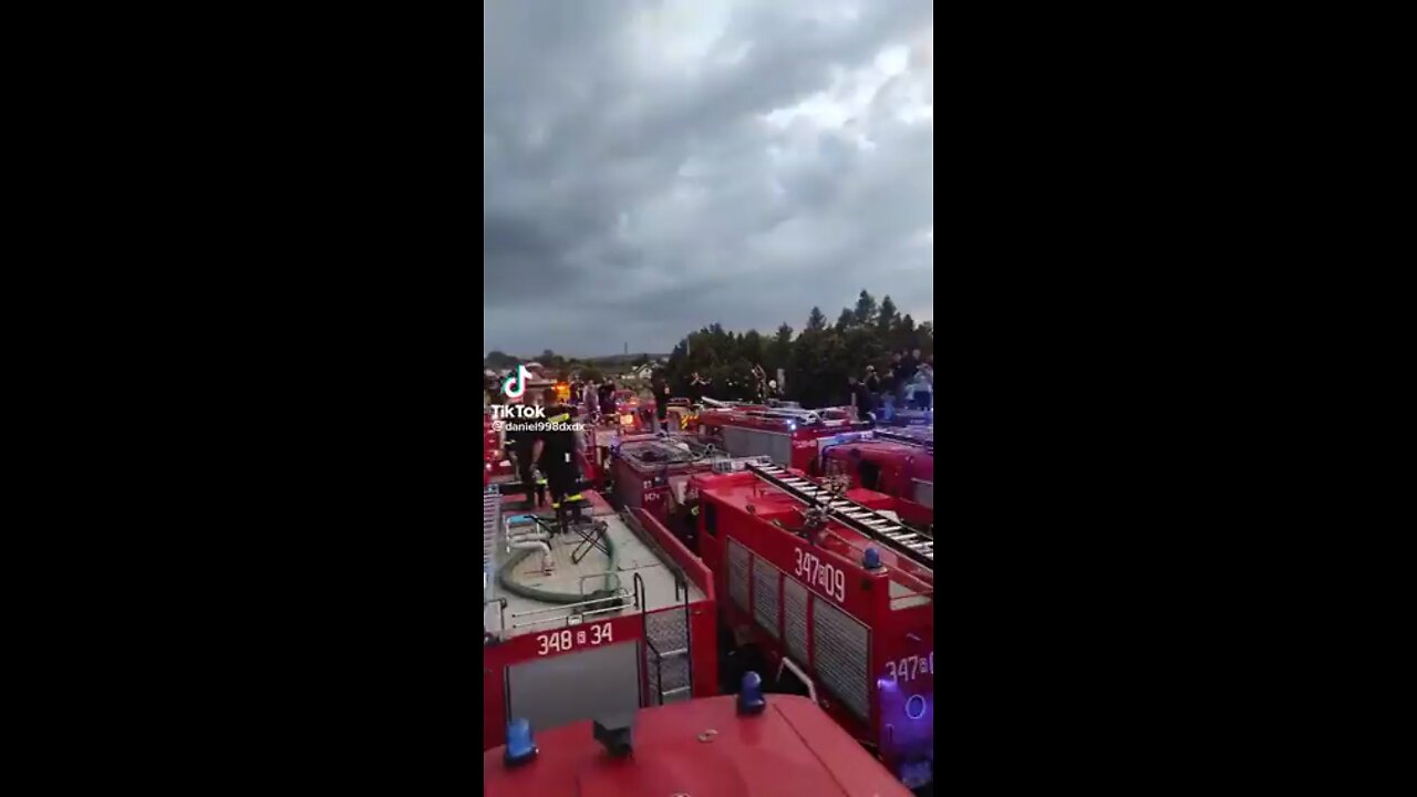 🚨 #BREAKING: Netherlands 🇳🇱 fire fighters join the farmers protests.