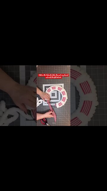 How to Make a Christmas Wreath | How to Make a Yarn Wreath | How to Make a Holiday Wreath