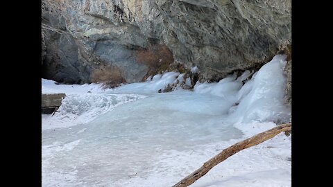 WALKING ON FROZEN ZAPATA FALLS COLORADO - Ty The Hunter