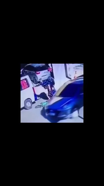 Dashcam 2 Bikes Crash: Caught in the act 🚴‍♂️