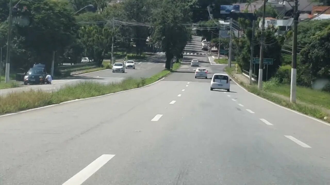 Valinhos SP totalmente abandonada ... matagal completo ... imagina a segurança saúde e transporte