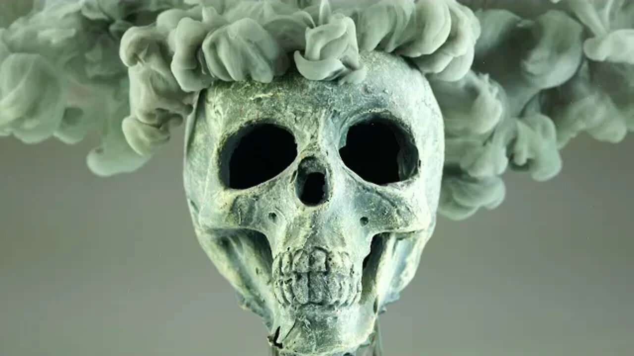 4k video :smoke flowing down the skull