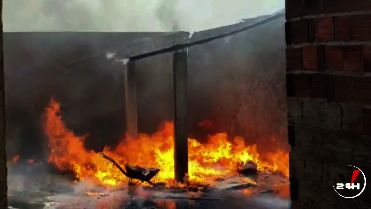 INCÊNDIO DESTRÓI FÁBRICA DE VELAS EM CACIMBA DE DENTRO, NA PB