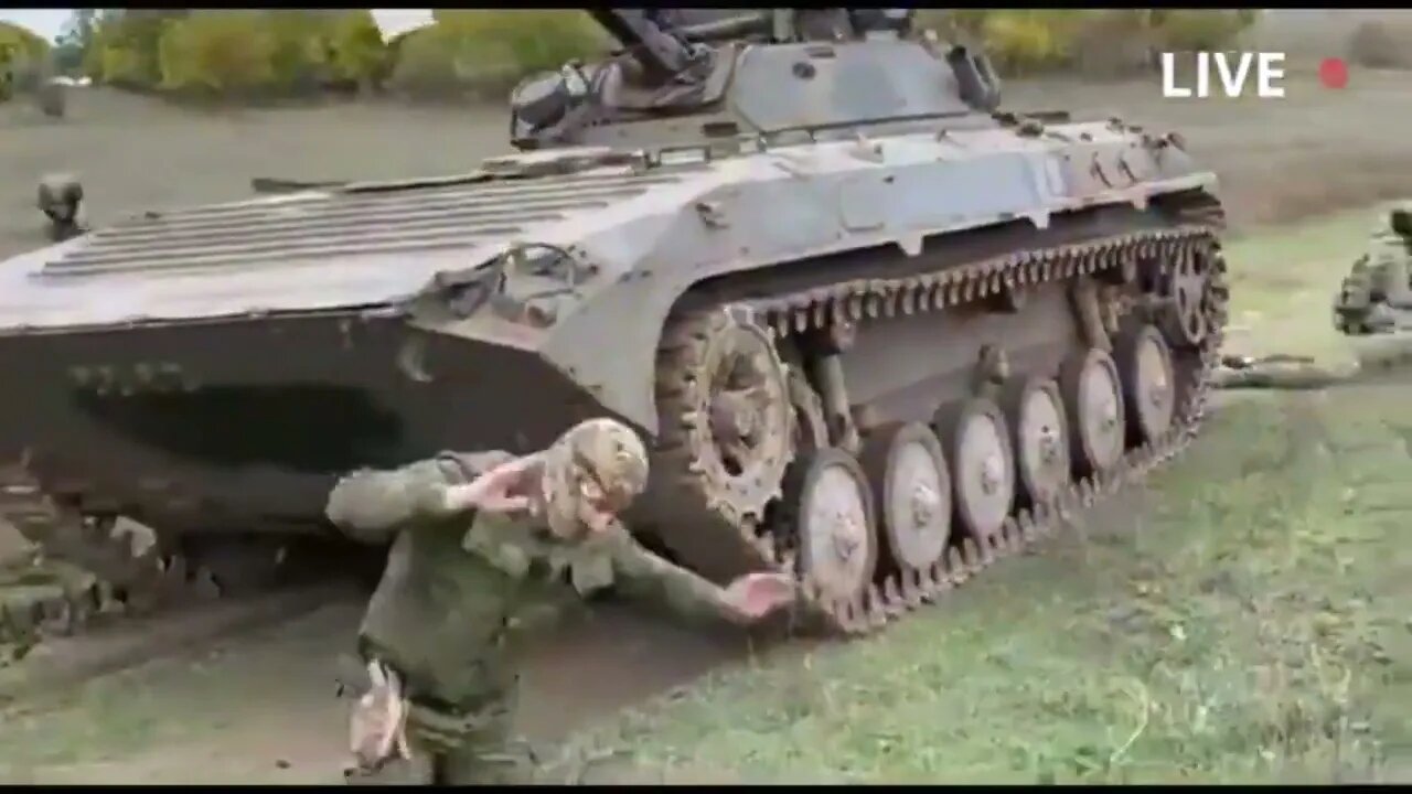 Surrendering "Russians" in Kherson, giving tank to the Ukrainian forces. How to make plausible video