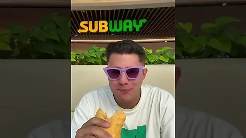 ÎNCERCĂM SHAORMA CU TON PENTRU PRIMA OARĂ #oguritamica #mancaciosul #mancare #shaorma #mancare