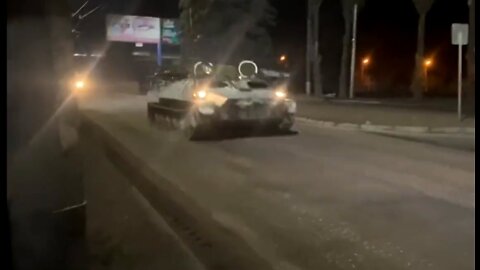 Russian military troops arrives in Donetsk (No sound)