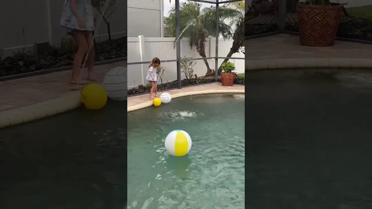 Uau!! #viral #viralvideos #funny #fun #foryou #yearofyou #cute #humor #cutebaby #fyp #pool