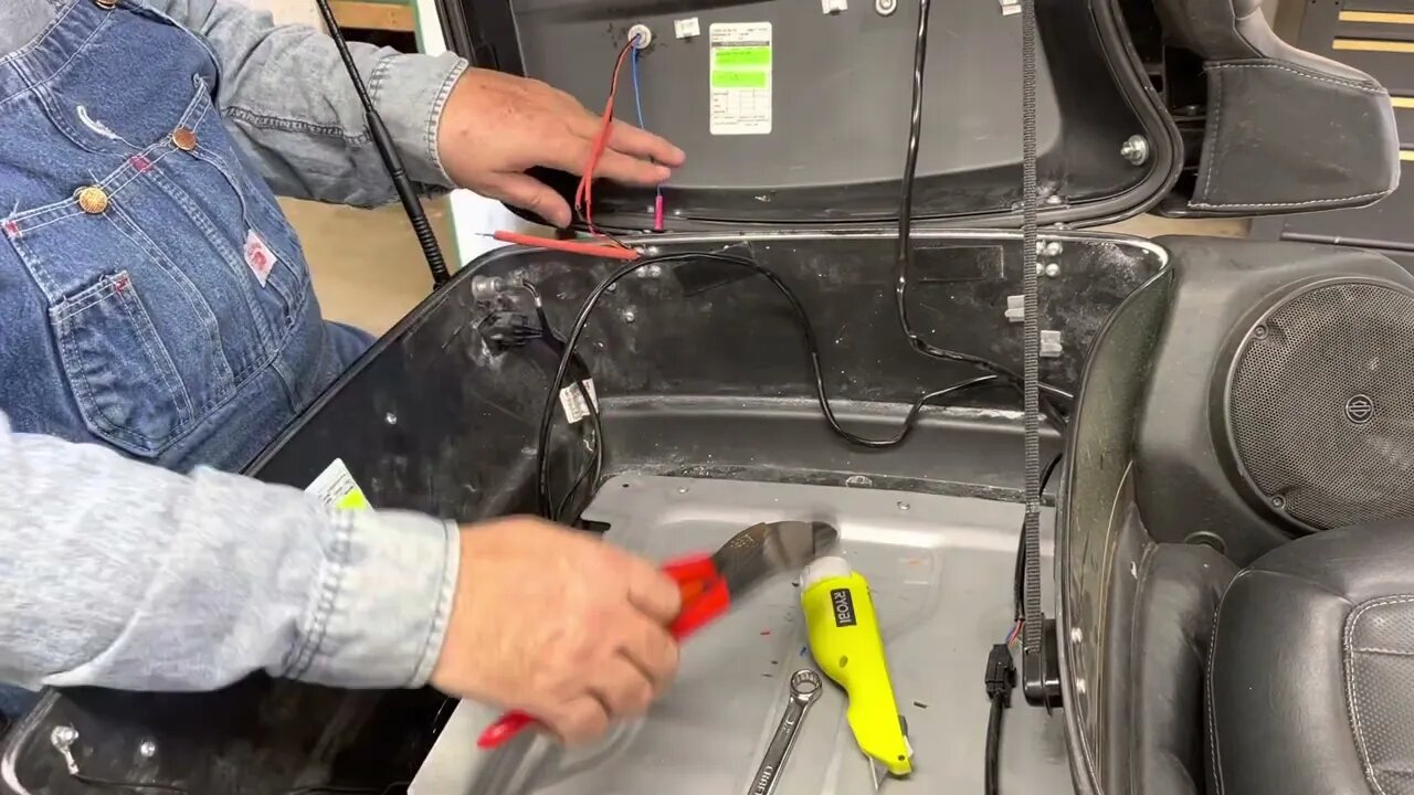 Splicing wires in ultra limited trunk