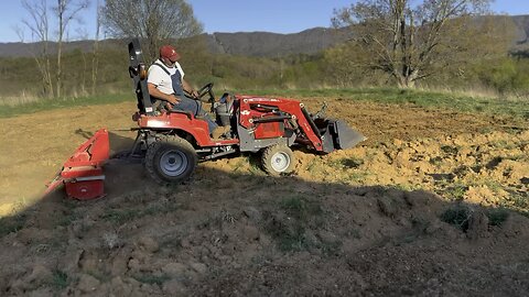 Massey Ferguson tilling