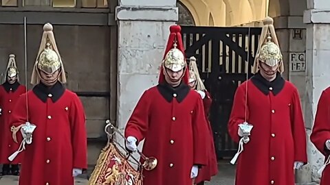 The kings guard plays the bugle #horseguardsparade
