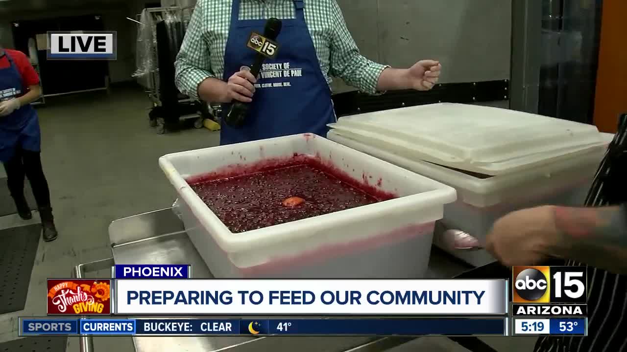 Phoenix group expected to serve 5,000 Thanksgiving meals