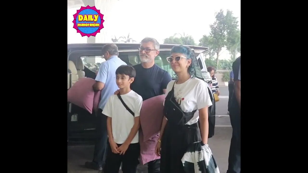 Amir Khan Fly From Mumbai Spotted At Airport