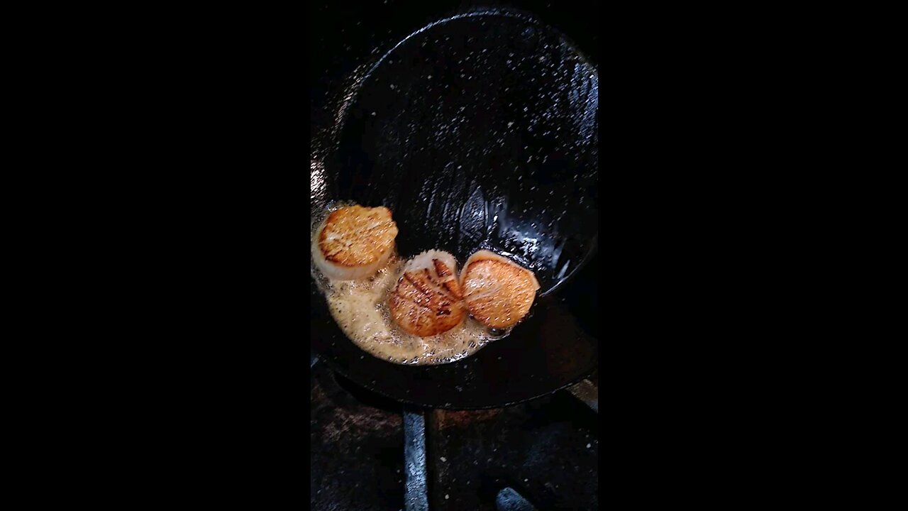 Seared scallops