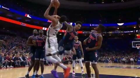 Giannis Cried In Super Pain After Danny Green Tried Kill Him With Dirtiest Foul !