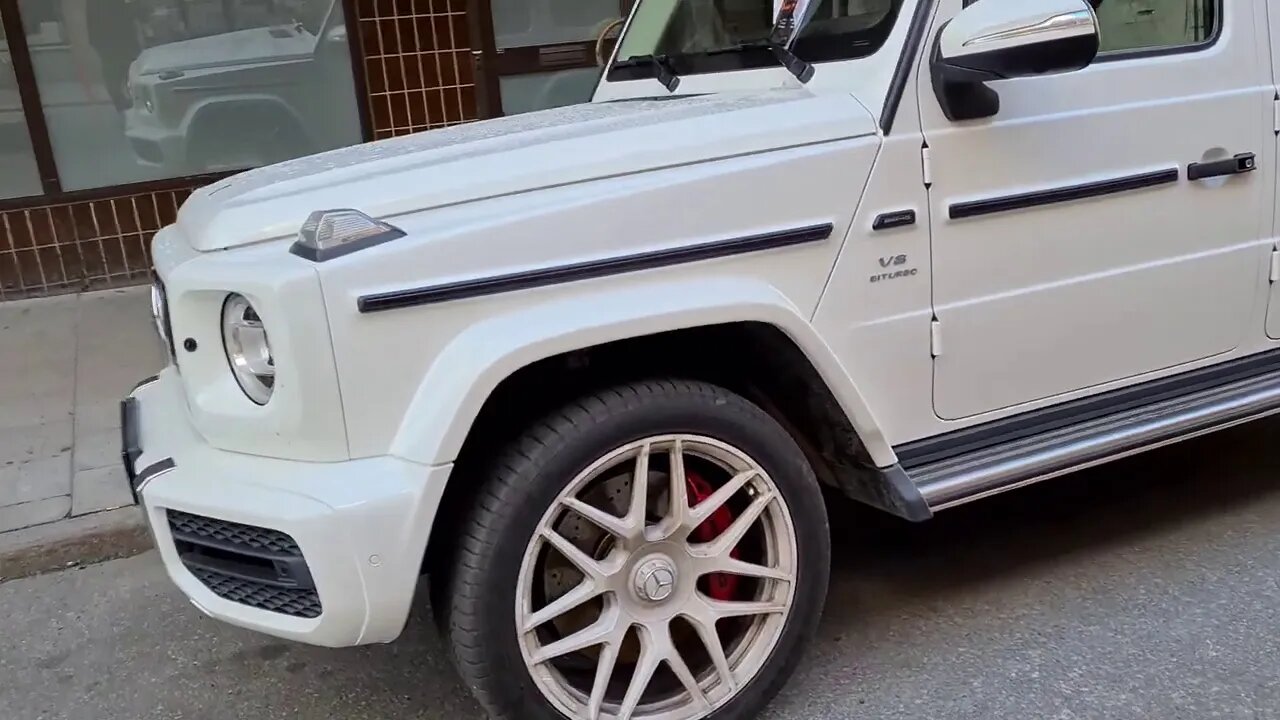 [8k] Mercedes G63 AMG White with White rims in Stockholm