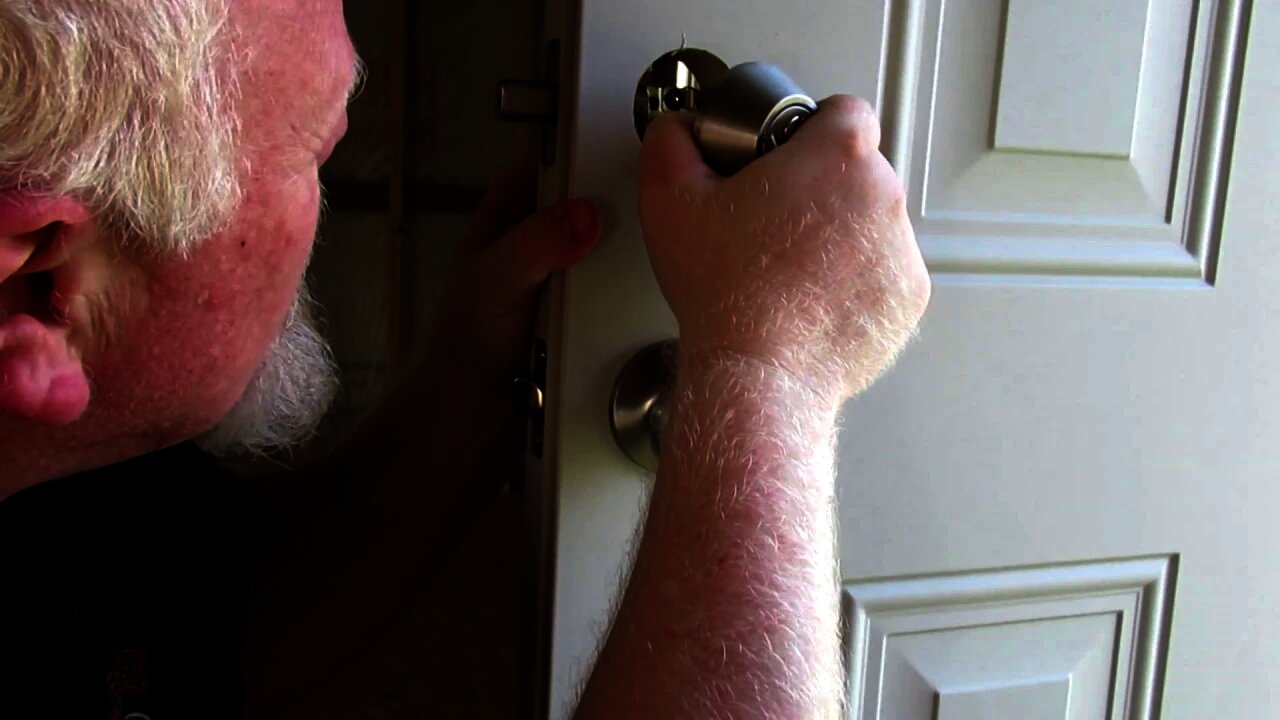 How to install a door knob and deadbolt set