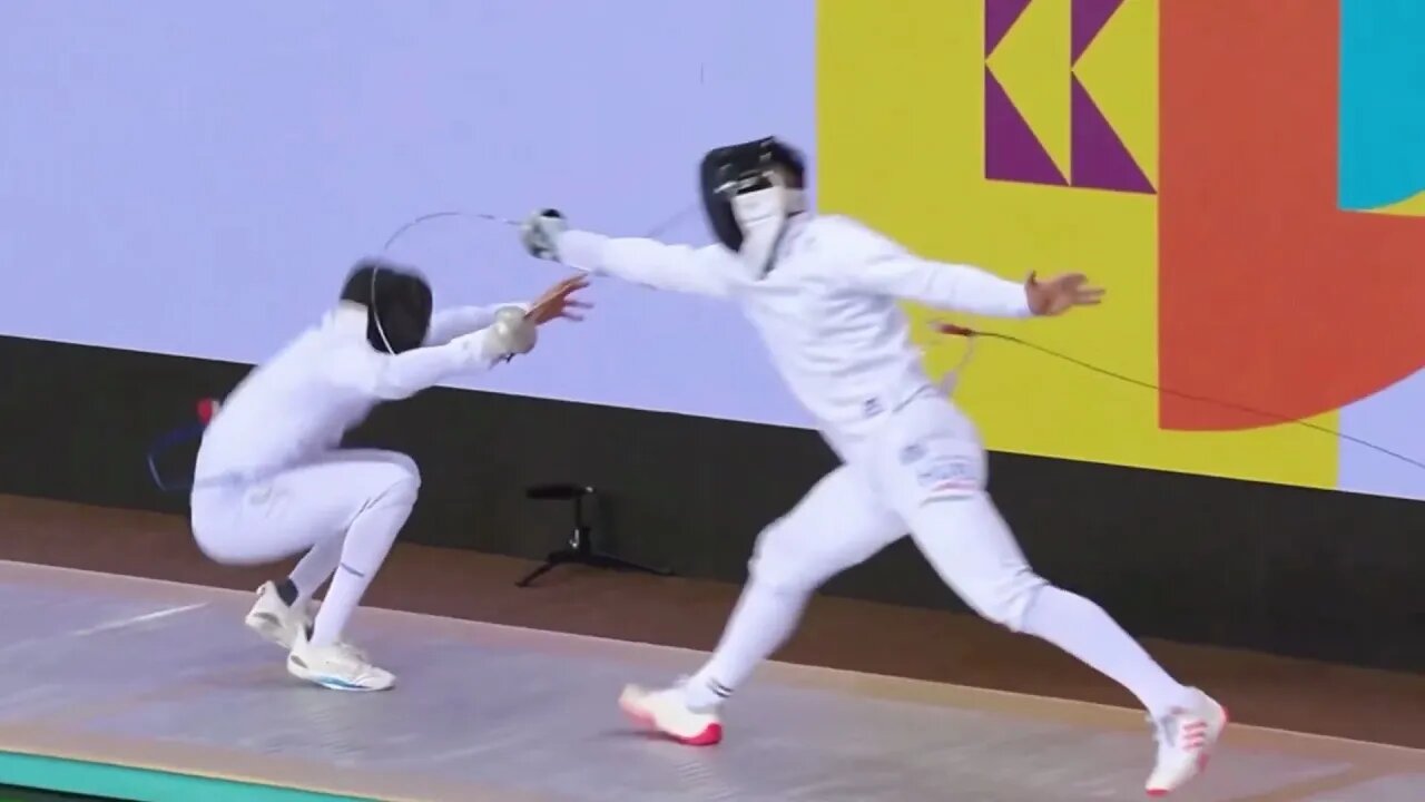 Epee Fencing - Strategies - Nearest valid target! | Loyola N vs Siklosi G