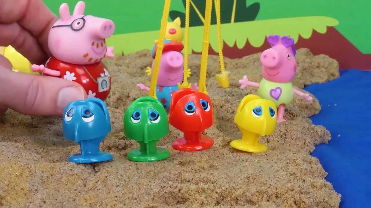 Peppa Pig at the Beach finds Dinosaur Fossils Toy Learning Video for Kids!