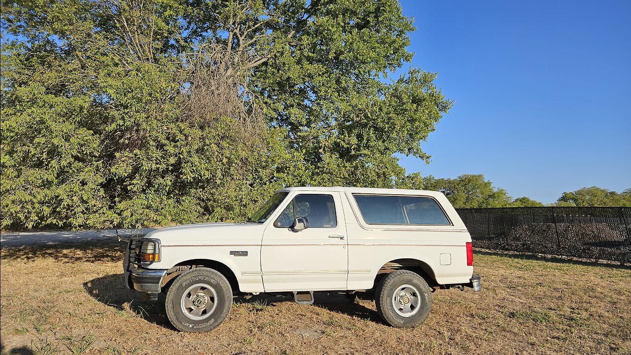 1993 Ford Bronco trail ride