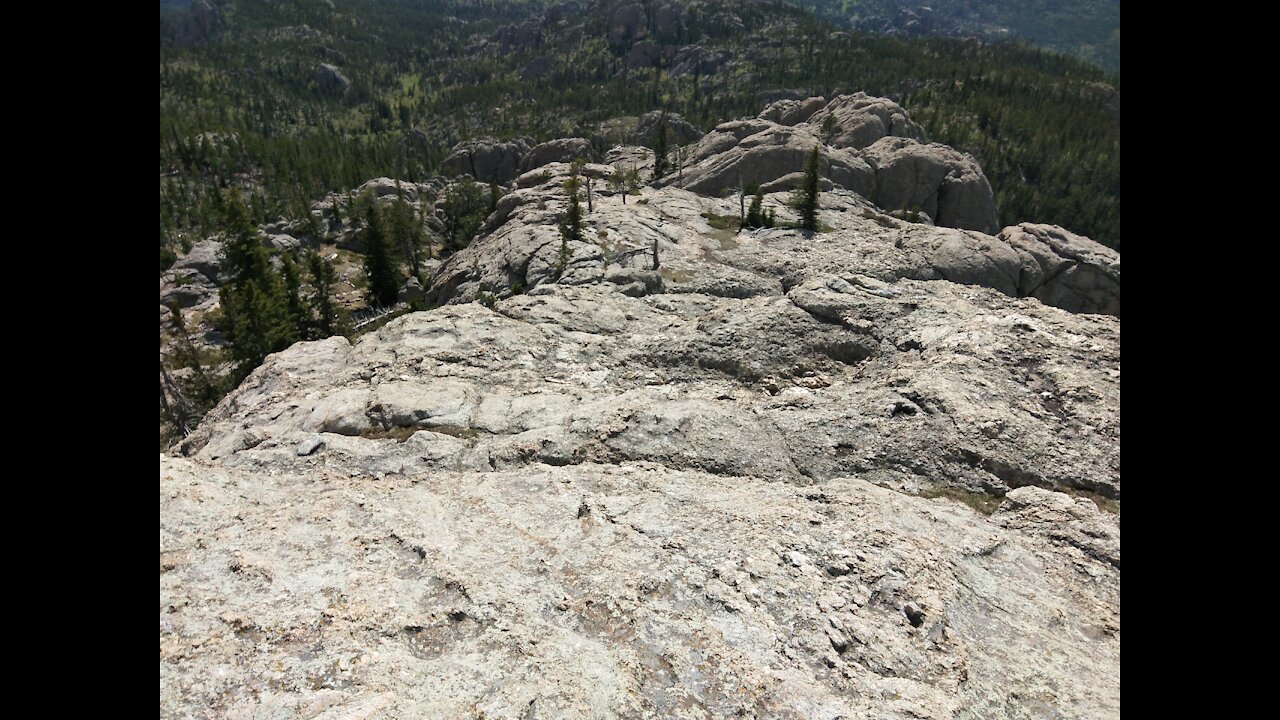 Hike to little devil's tower