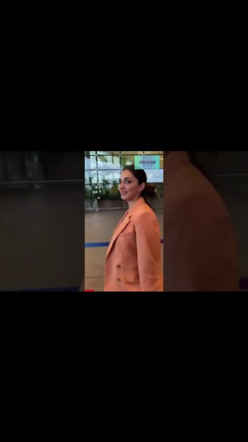 Award Winning Actress Kiara Advani Caught At Mumbai Airport #style #bollywood #mumbai #india