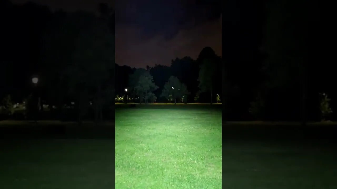 Wurkkos FC12 vs FC13: Long distance beam shots in a dark park #shorts