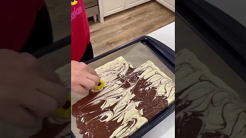 Let’s make chocolate bark! #chocolate #asmr #satisfyingvideos #yummy #fyp