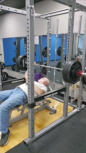 345lbs bench, Crazy old man