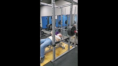 345lbs bench, Crazy old man