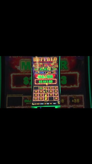 I WON A MAJOR JACKOT ON BUFFALO LINK SLOT MACHINE #shorts