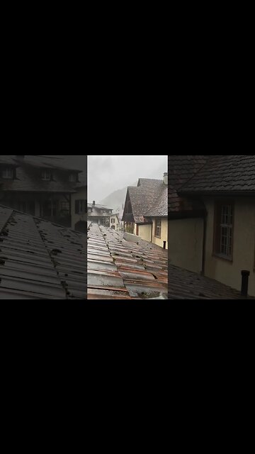 CHUVA RELAXANTE CAINDO NO TELHADO #short