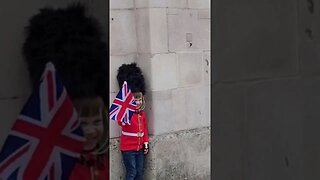Cute kid I wanna be like you #horseguardsparade