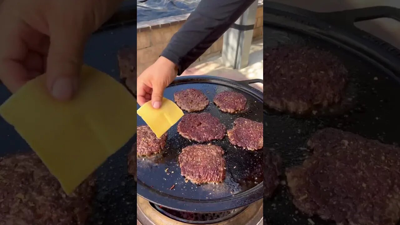Au Cheval style Burgers! WOW 💯👍👏 (Must try) #grilling #short #burger #auchevel