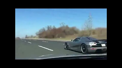 Koenigsegg CCX vs Nissan GTR R35 - Which is the fastest?