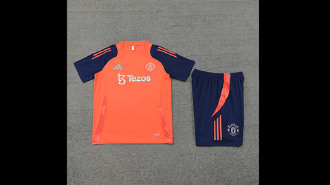 👉🏻⚽️ 2024/25 Manchester United Adult Orange Short Sleeve Training Kit