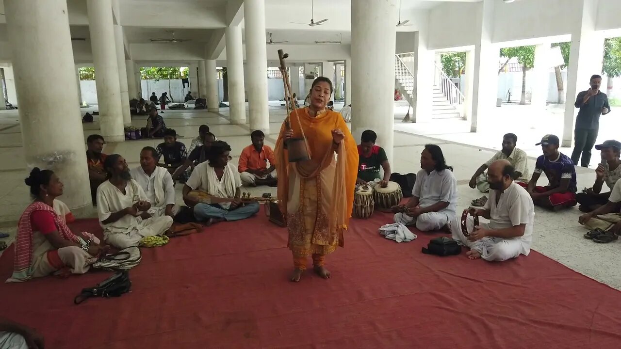 কুষ্টিয়া ফকির লালনের মাজারে গানের আসর