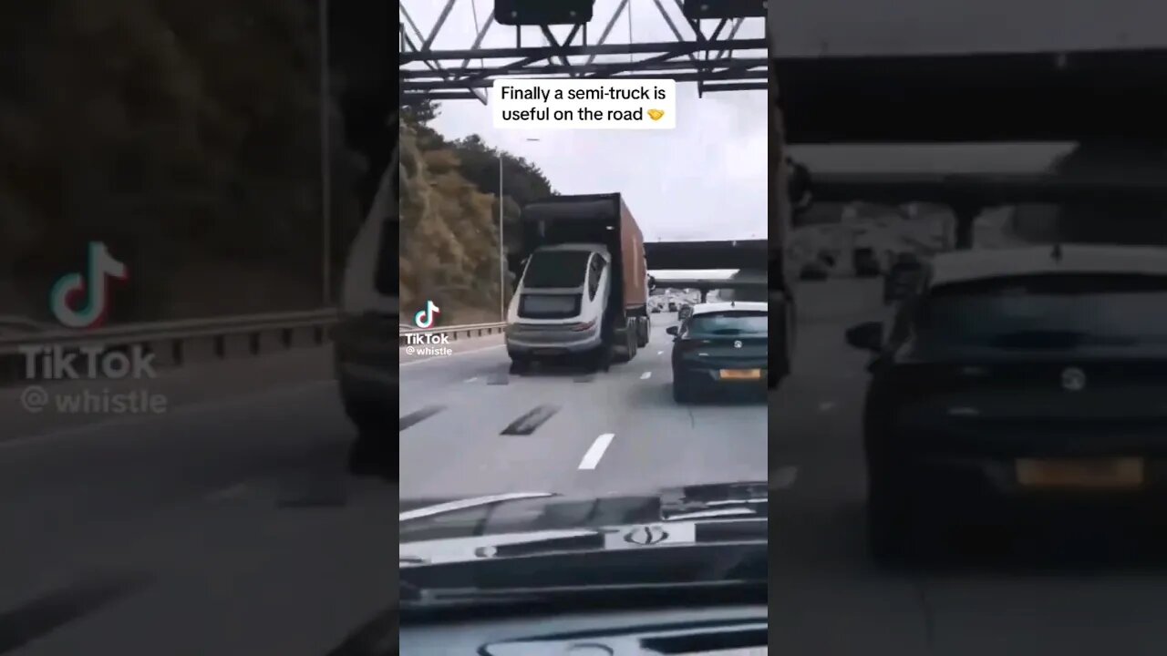 WTF Just happened!! #trucks #truckdriver #automobile