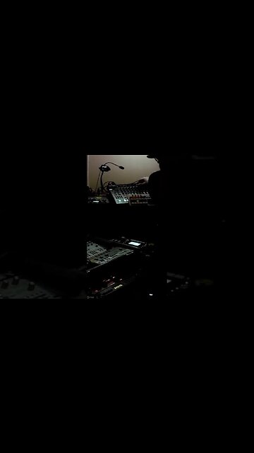 Bubbles Theme II #uk #techno #music Ravedump.com