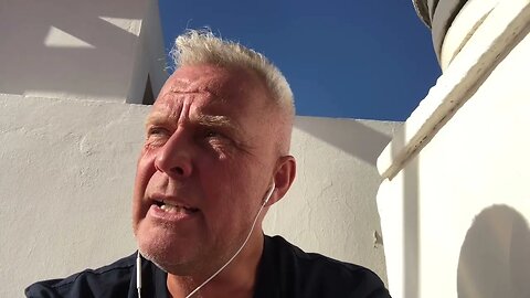 Kommentarer til de politiske prosjektene Folkestyre og Partiløs